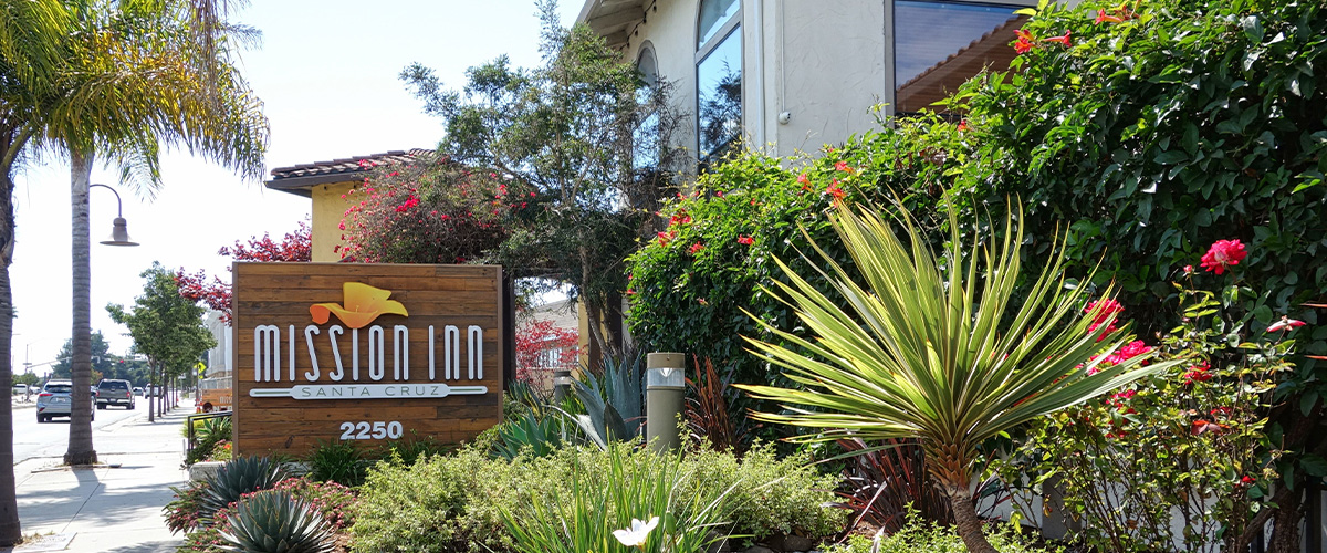 Our Santa Cruz Hotel is located along the Pacific Coast Highway