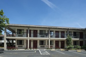 Mission Inn & Suites - Hotel exterior